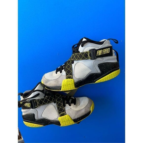 Nike Air Raid Shoes Mens Size 11 Wolf Gray Venom Green Team Basketball Sneakers